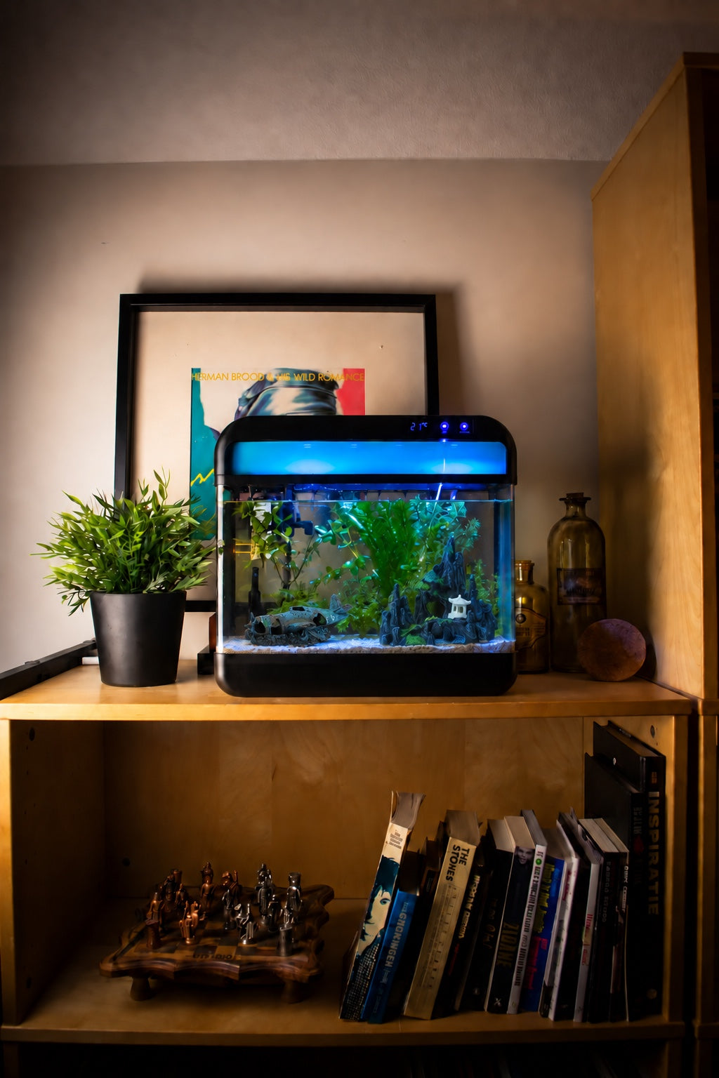 AquaImpact aquarium in een houten kast